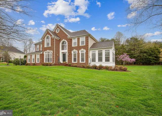 Property at 7664 Great Dover St, Gainesville, VA 20155, 4 beds, 4 baths