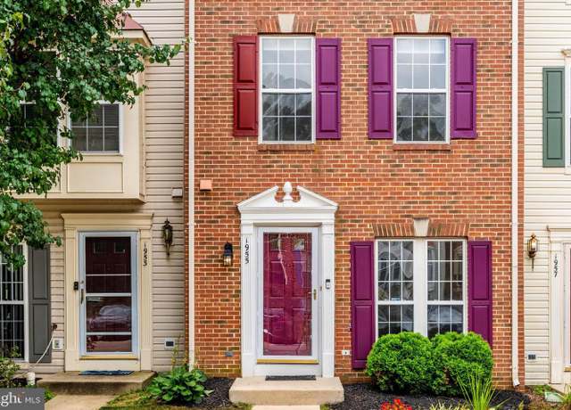 Property at 1955 Teasel Ct, Woodbridge, VA 22192, 3 beds, 2.5 baths