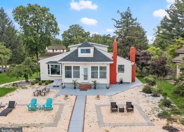 Property at 2304 Poplar Rd, Baltimore, MD 21221, 4 beds, 4 baths