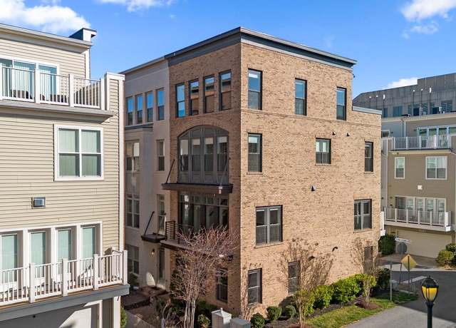 Property at 942 King Farm Blvd, Rockville, MD 20850, 3 beds, 3.5 baths