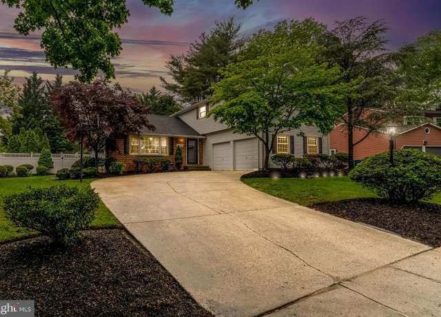Property at 520 Perry Dr, Mount Laurel, NJ 08054, 4 beds, 2.5 baths