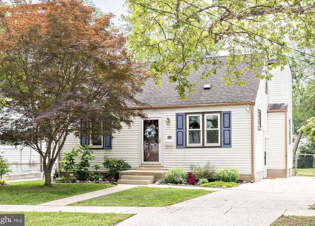 Property at 328 Reading Ave, Barrington, NJ 08007, 4 beds, 2 baths