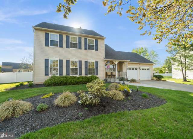 Property at 14 Rittenhouse Sq, Sicklerville, NJ 08081, 4 beds, 3 baths