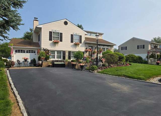 Property at 1397 Dennis Rd, Southampton, PA 18966, 4 beds, 2.5 baths