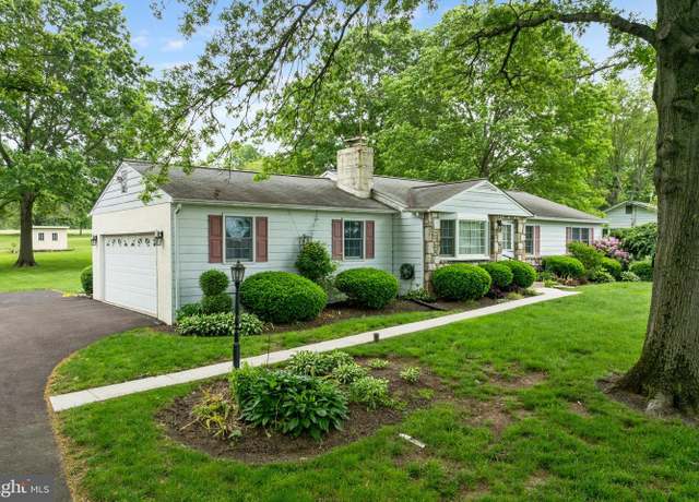 Property at 593 Moyer Rd, Souderton, PA 18964, 3 beds, 2 baths