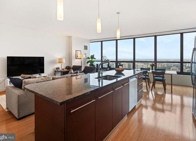 Property at 2101 Market St #2801, Philadelphia, PA 19103, 1 bed, 1.5 baths
