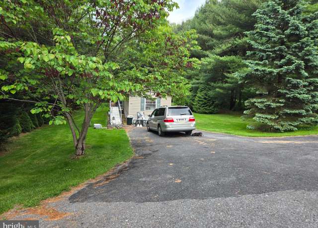 Property at 10 White Pine Ln, Loysville, PA 17047, 3 beds, 1.5 baths
