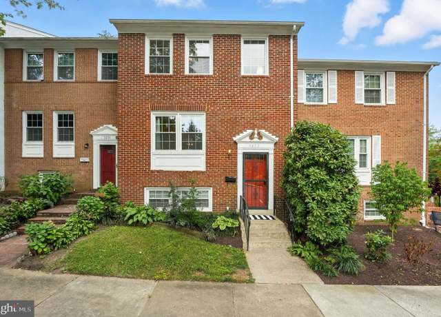Property at 3233 Viscount Ct, Annandale, VA 22003, 3 beds, 2.5 baths