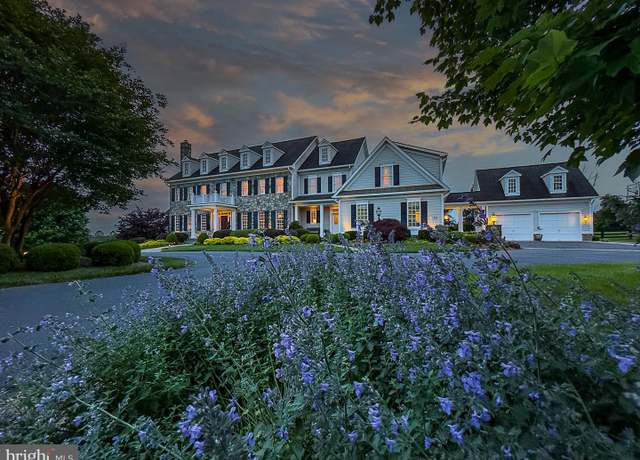 Property at 19326 Airwell Ct, Purcellville, VA 20132, 6 beds, 7.5 baths