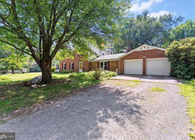 Property at 39350 Rickard Rd, Lovettsville, VA 20180, 4 beds, 3.5 baths