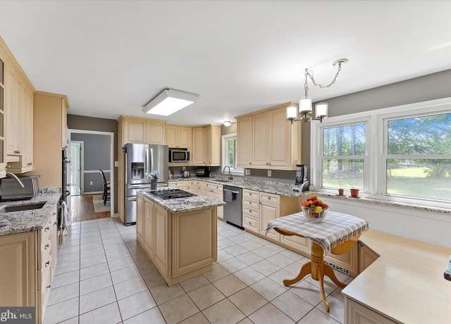Property at 39350 Rickard Rd, Lovettsville, VA 20180, 4 beds, 3.5 baths