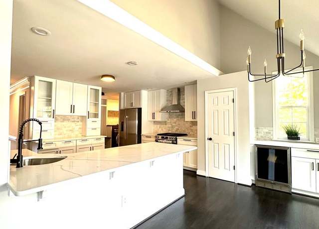 Property at 85 Basalt Dr, Fredericksburg, VA 22406, 4 beds, 3 baths