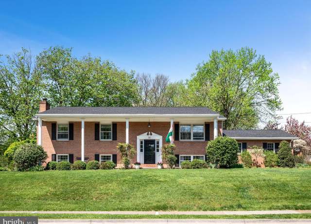 Property at 303 Walker St, Winchester, VA 22601, 4 beds, 3 baths