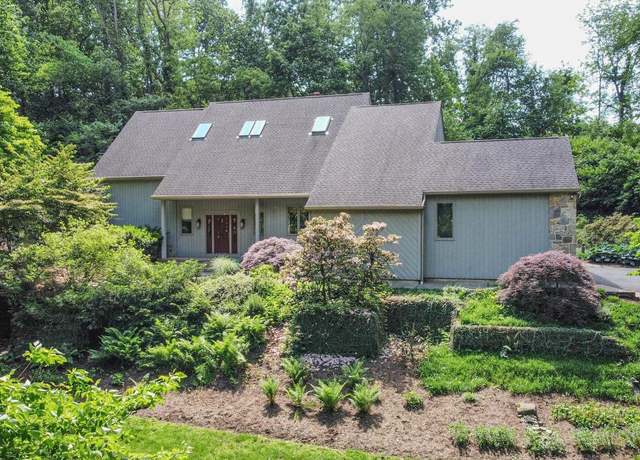 Property at 18 Beethoven Dr, Wilmington, DE 19807, 4 beds, 2.5 baths