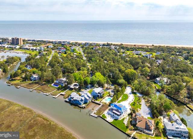 Property at 2 Snug Harbor Ct #5, Rehoboth Beach, DE 19971, 2 beds, 1 bath