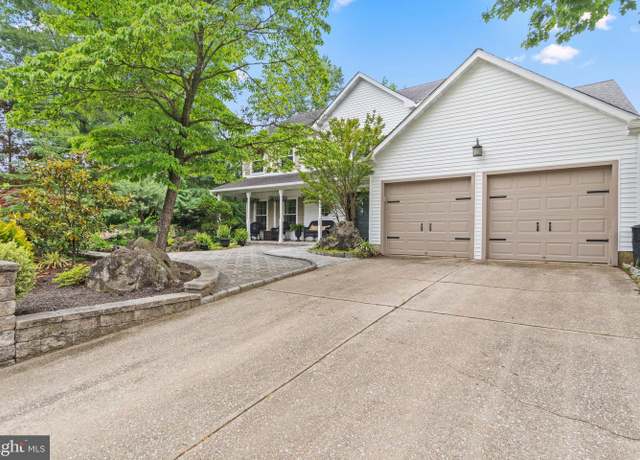 Property at 602 Tallowood Ln, Mount Laurel, NJ 08054, 4 beds, 2.5 baths