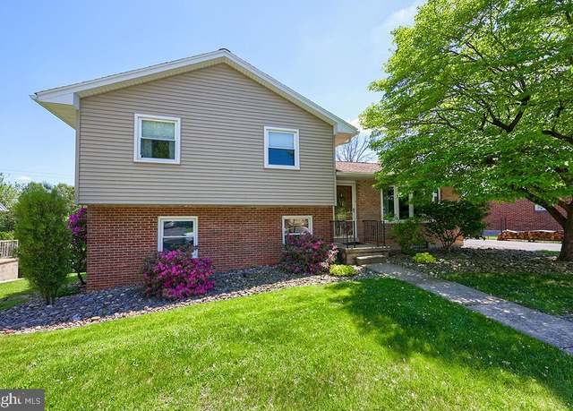 Property at 1336 Commonwealth Blvd, Reading, PA 19607, 4 beds, 2 baths