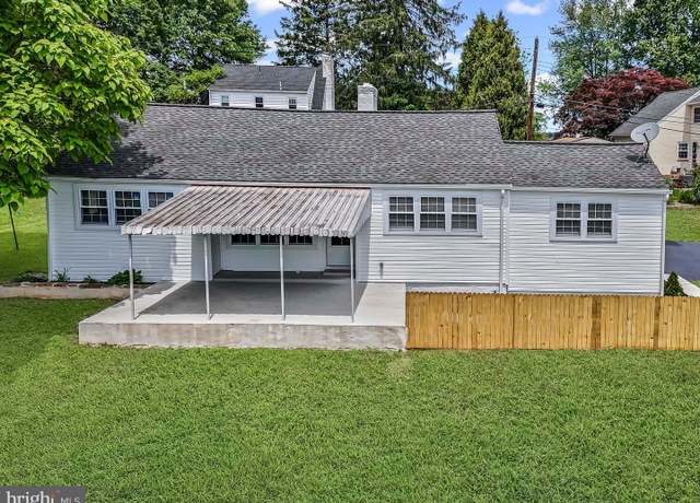 Property at 905 S Walnut St, Kennett Square, PA 19348, 3 beds, 1.5 baths