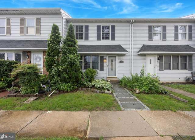 Property at 918 Greenhouse Dr, Secane, PA 19018, 3 beds, 2.5 baths