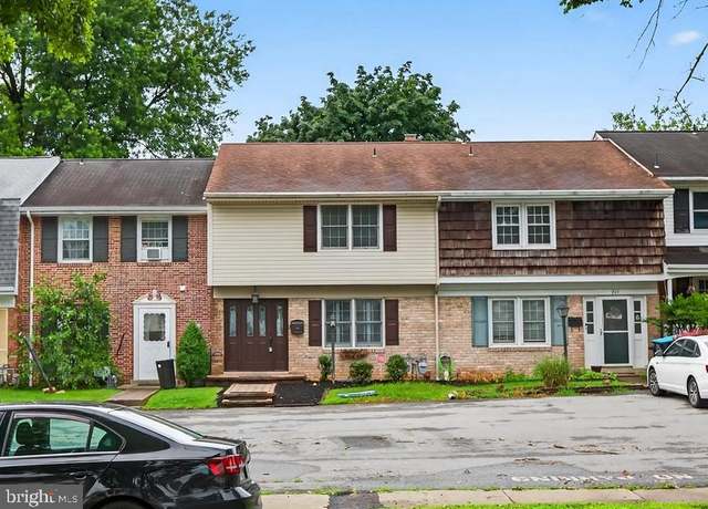 Property at 946 E Maple St, Palmyra, PA 17078, 3 beds, 2.5 baths