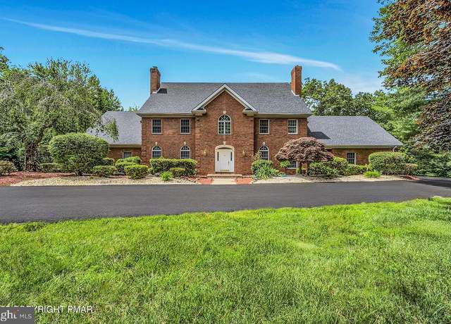 Property at 383 S Main Rd, Mountain Top, PA 18707, 7 beds, 7 baths