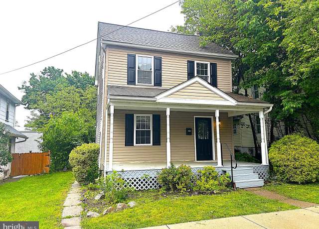 Property at 147 W Broad St, Telford, PA 18969, 4 beds, 1.5 baths
