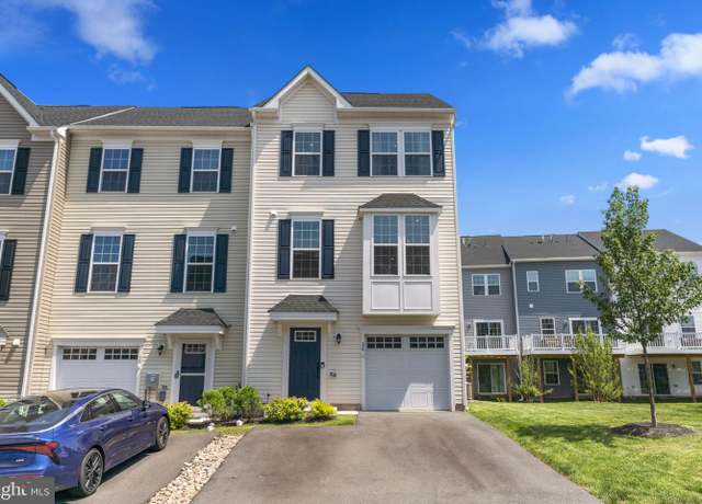 Property at 28 Boot Ln, Gilbertsville, PA 19525, 3 beds, 2.5 baths