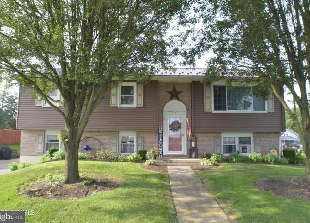 Property at 1 Joann Ln, Milton, PA 17847, 3 beds, 2.5 baths