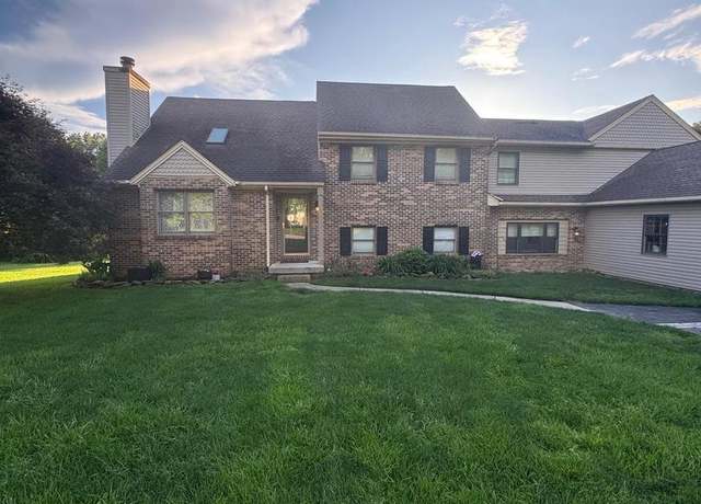Property at 1872 Yingling Dr, Spring Grove, PA 17362, 5 beds, 3.5 baths