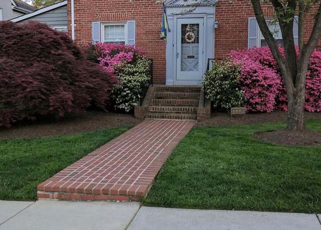 Property at 6228 22nd St N, Arlington, VA 22205, 3 beds, 2.5 baths