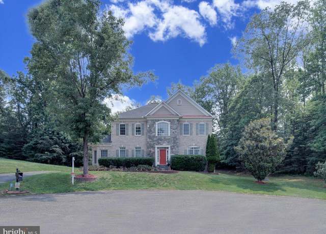 Property at 9205 Forest Greens Dr, Lorton, VA 22079, 5 beds, 6 baths