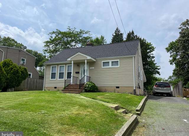 Property at 3112 Annandale Rd, Falls Church, VA 22042, 4 beds, 2.5 baths