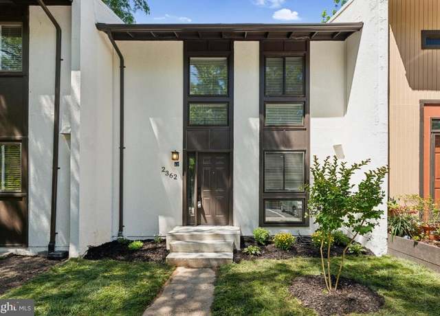 Property at 2362 Antiqua Ct, Reston, VA 20191, 3 beds, 2.5 baths