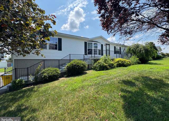 Property at 43 Tather Dr, Martinsburg, WV 25405, 3 beds, 3 baths