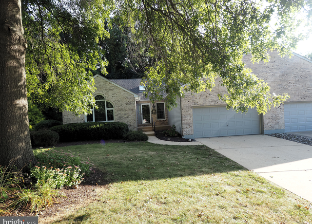 Property at 22 Eynon Ct, Hockessin, DE 19707, 2 beds, 2 baths