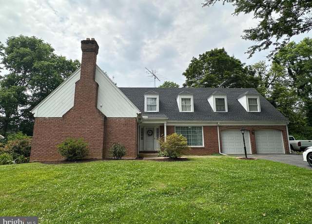 Property at 13110 Woodburn Dr, Hagerstown, MD 21742, 4 beds, 2 baths