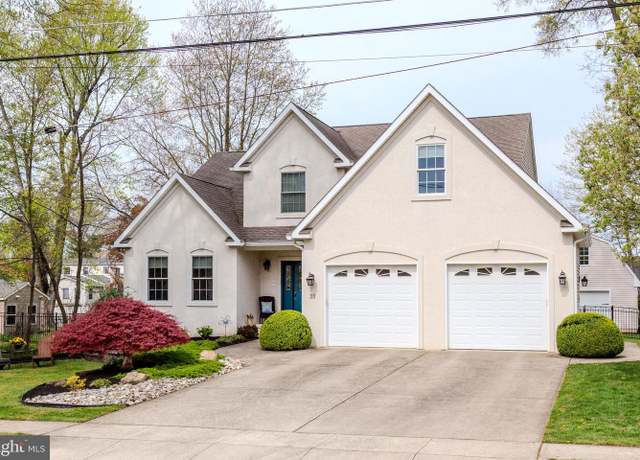 Property at 33 Evesham Ave, Marlton, NJ 08053, 5 beds, 3 baths
