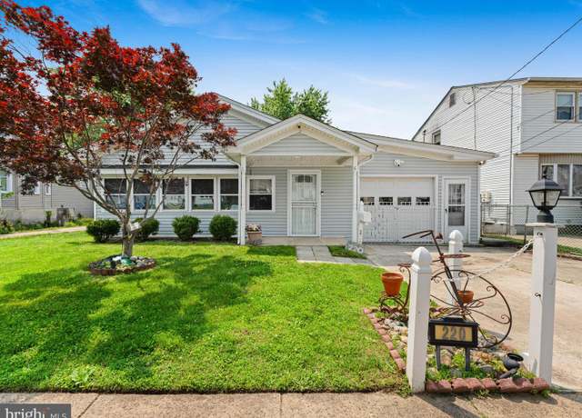 Property at 220 E Lafayette Ave, Magnolia, NJ 08049, 3 beds, 1 bath