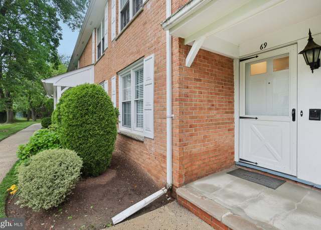 Property at 69 Briarwood Path, Clark, NJ 07066, 2 beds, 2 baths