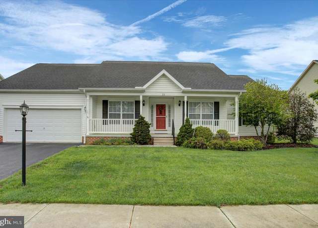 Property at 22 Laura Ln, Gettysburg, PA 17325, 3 beds, 2 baths