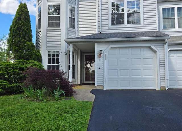 Property at 121 N Park Rd, Newtown, PA 18940, 3 beds, 2.5 baths