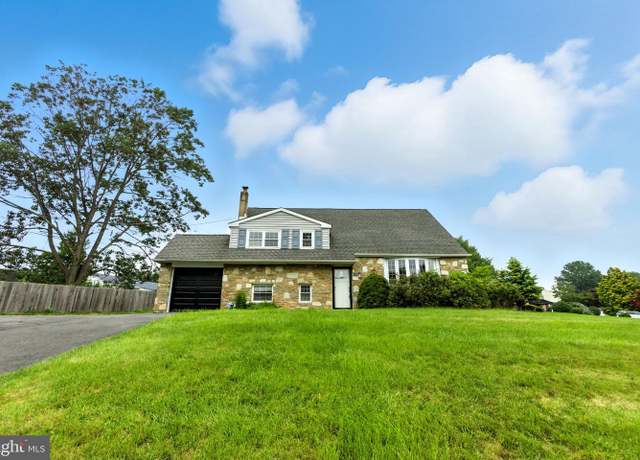 Property at 559 Maple Ave, Southampton, PA 18966, 4 beds, 3 baths