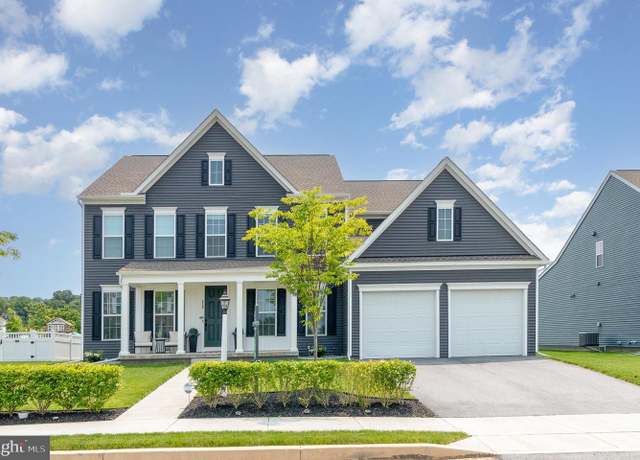 Property at 220 Moorefield St, Mechanicsburg, PA 17055, 4 beds, 3.5 baths