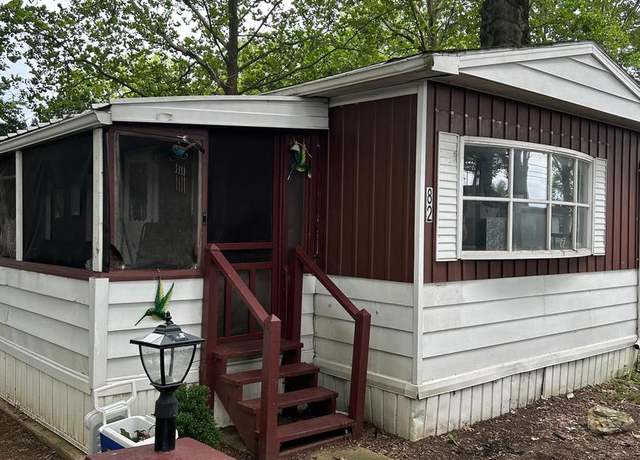 Property at 82 Malibu Blvd, Carlisle, PA 17015, 3 beds, 1 bath