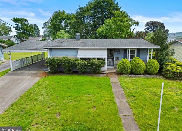 Property at 124 Willow Dr, Berwick, PA 18603, 3 beds, 1 bath