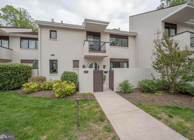 Property at 10 Brettagne #10, Devon, PA 19333, 3 beds, 2.5 baths