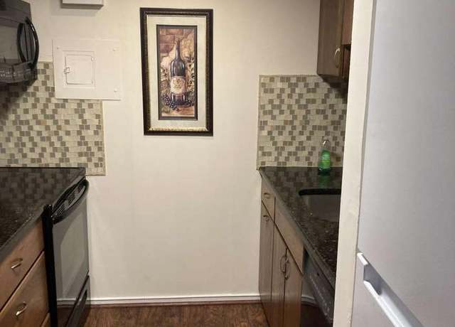 Property at 33 W Chester Park Unit D2, Ridley Park, PA 19078, 2 beds, 1 bath
