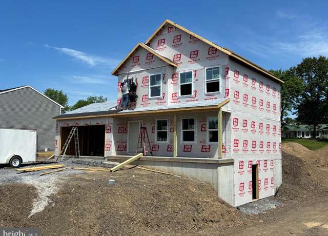Property at 3746 Percy Ave, Chambersburg, PA 17202, 3 beds, 2 baths