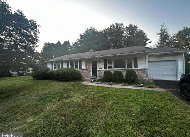 Property at 237 Woodlawn Dr, Lansdale, PA 19446, 3 beds, 1 bath