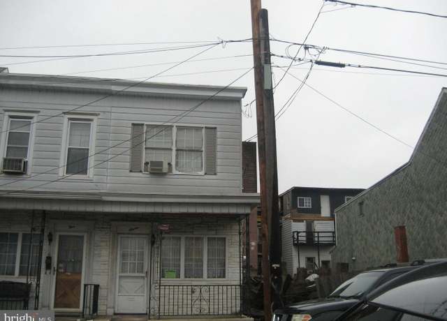 Property at 7 S West St, Shenandoah, PA 17976, 3 beds, 1.5 baths